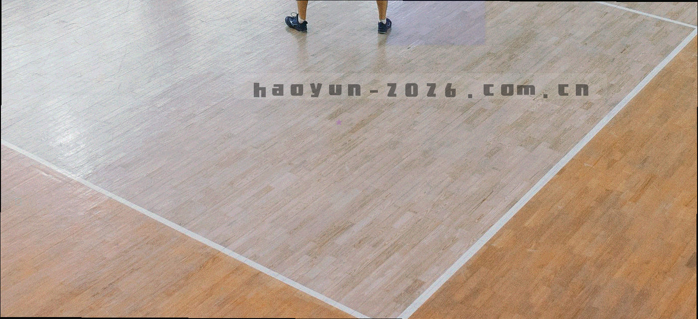 金属刻度尺与时间戳标签叠合的长幅静物